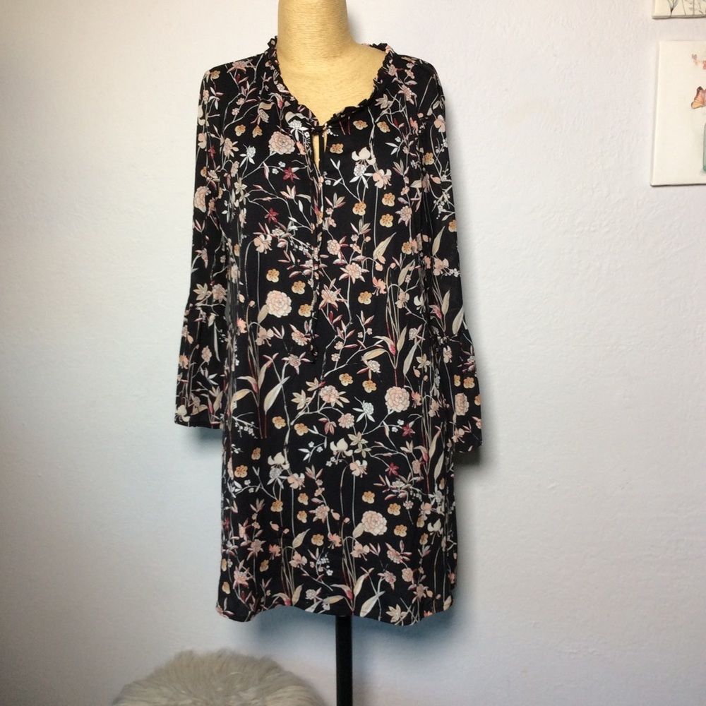 Style & Co Black Floral Dress w/Ruffle Sleeve